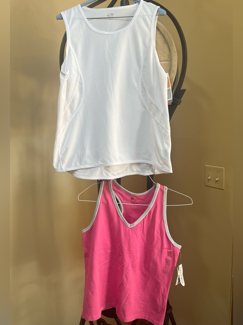 Women’s Bundle of Active Tank Tops in White & Hot Pink/Gray/White. New with Tags